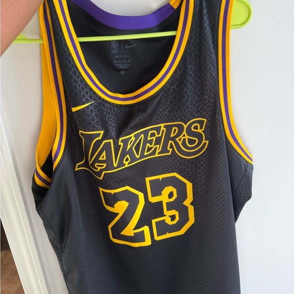 black and yellow lakers lebron jersey